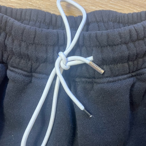 3 YoungLa Jogger Bundle - Picture 8 of 8